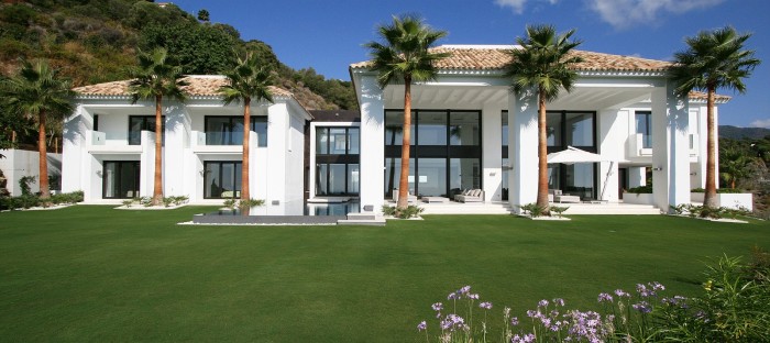 Living in Marbella – Penthouse or Villa - Nevado Realty Real Estate in Marbella