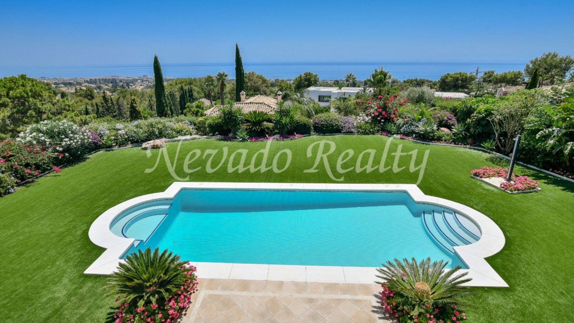 Villa with sea views for sale in Marbella