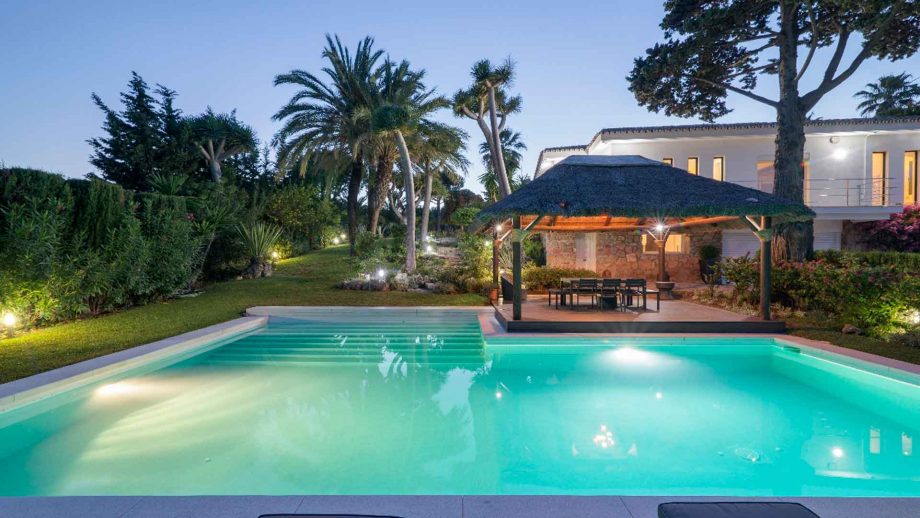 Villa à Rio Real vendue par Nevado Realty