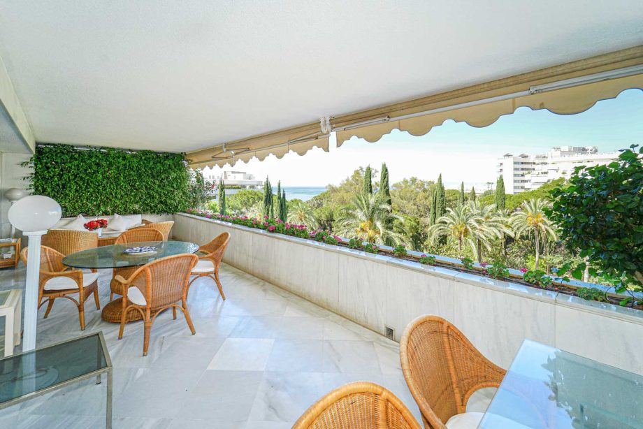 Appartement à Don Gonzalo avec vue sur la mer dans le centre de Marbella