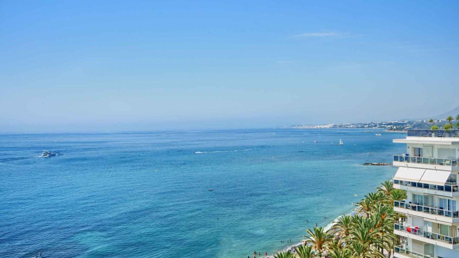 Apartamento con vistas al mar en Marbella centro, vender una propiedad en Marbella
