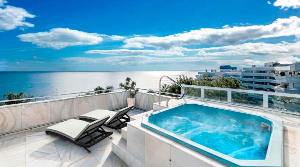 Penthouse in Mare Nostrum with panoramic sea views