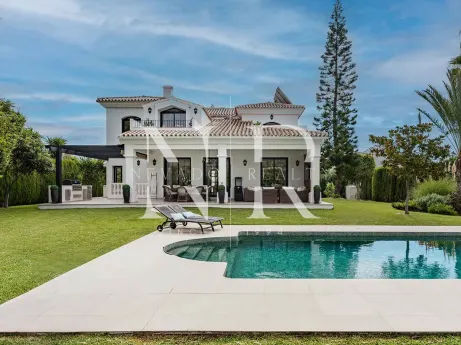 Villa entièrement rénovée à vendre dans le lotissement Monte Biarritz