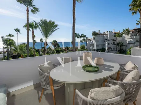 Apartamento en Urbanización Costalita del Mar on the first beach line for sale