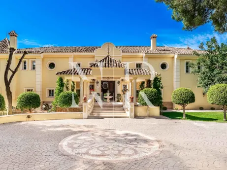 Villa in Sierra Blanca with panoramic sea views for sale