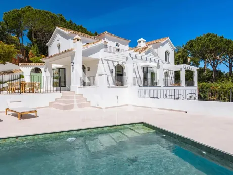 Villa en Urbanización El Madroñal completamente renovada en venta