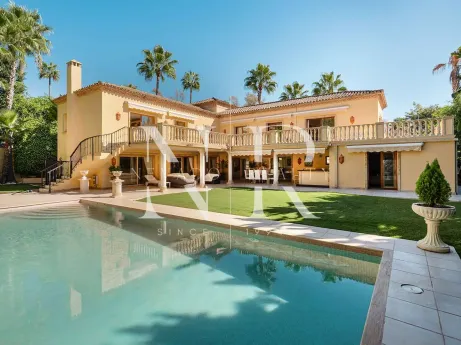 Villa en Nueva Andalucía en venta