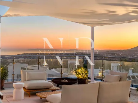 Villa jumelée à vendre dans le lotissement Meisho Hills avec vue panoramique sur la mer