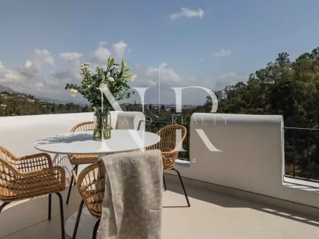 Completely renovated apartment in Los Almendros residential complex for sale