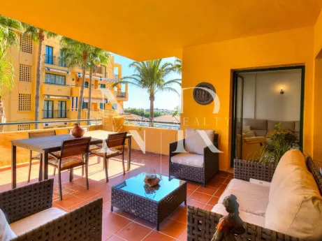 Apartment in Los Almendros II with sea views for sale.