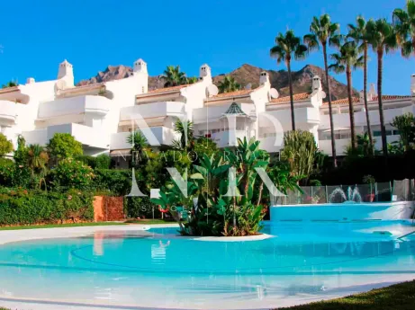 Semi-detached house for sale in Camoján Blanco - Balcones de Sierra Blanca Urbanization