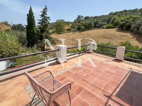 Energy-self-sufficient country house in Casares for sale