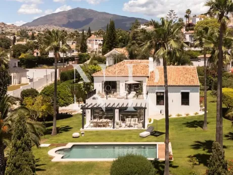 Sea View Villa in El Paraíso Alto, Benahavís for sale