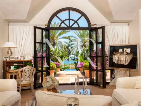 Sea view Villa for sale in Sierra Blanca, Marbella