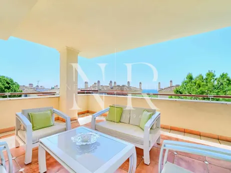 Sea View Apartment for Sale in Condado de Sierra Blanca, Marbella