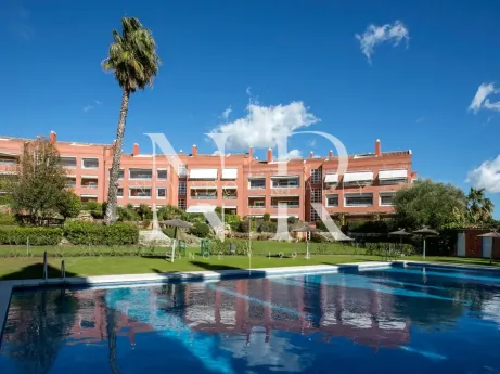 Penthouse with sea views in La Reserva de Los Granados for sale