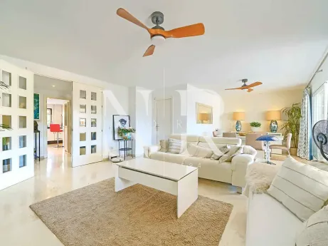 Penthouse dans le centre de Marbella, dans la résidence Parque Marbella avec piscine privée à vendre