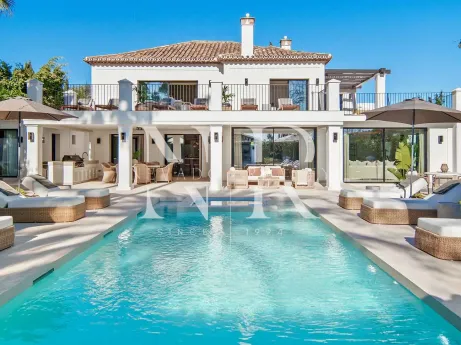 Villa en première ligne de golf à Los Naranjos Golf Club, Nueva Andalucía, à vendre