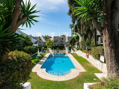 Semi-detached house in the Montepiedra Milla de Oro residential complex, available for long-term rent