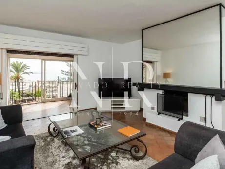 Apartment with sea views for sale in Puerto Banús