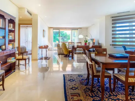 Sea view apartment for sale in Mansion Club, Marbella
