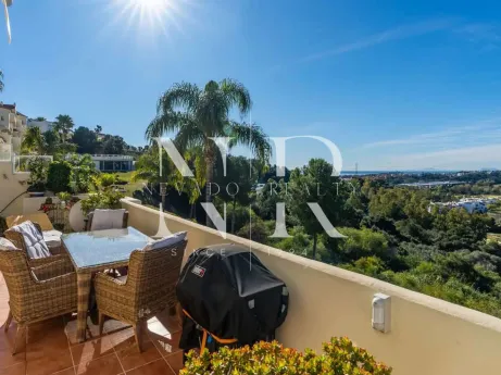 Appartement à Ocean Pines avec vue sur la mer, à Benahavís à vendre
