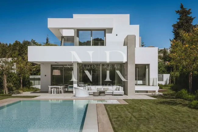 Villas nuevas en El Paraíso, Estepona